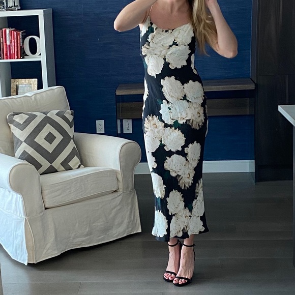 Flynn Skye Gorgeous Dress 👗 ! - Picture 2 of 8